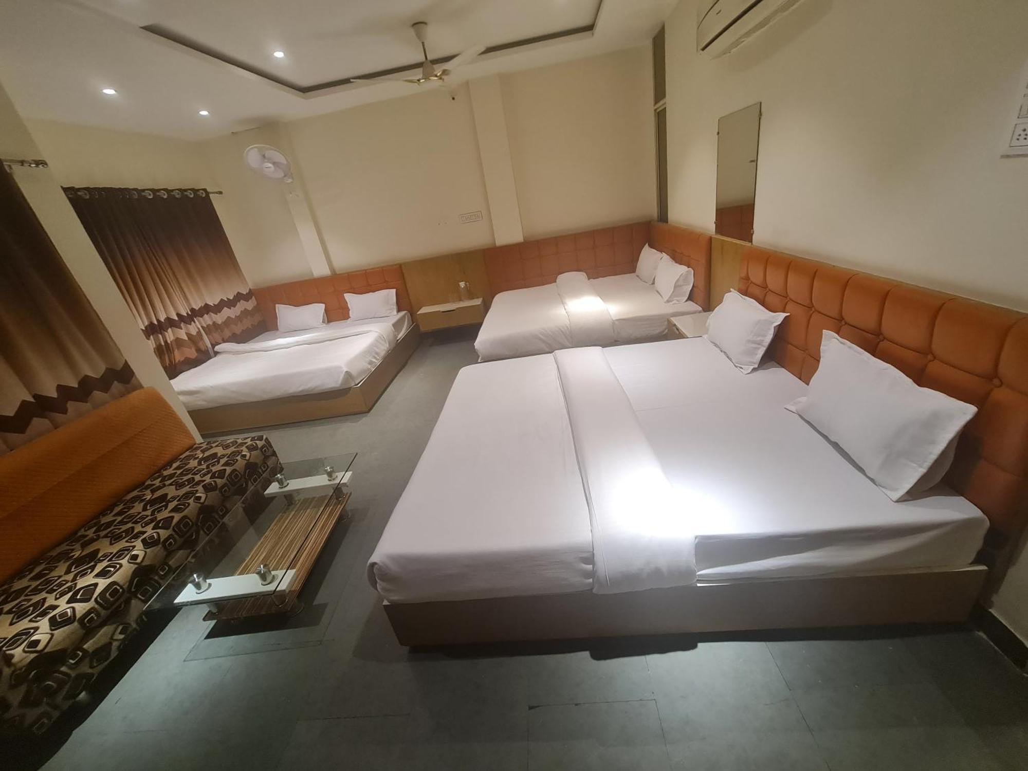 Hotel Empire Удджайн Екстер'єр фото
